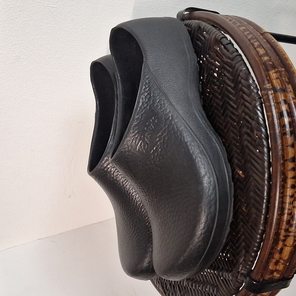 Birkenstock Black Men's Clogs - Picture 1 of 10